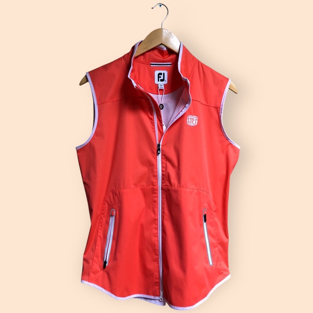 FootJoy NWT Women’s Lightweight Soft-shell Full Zip Golf Vest NRCC Orange Pink M